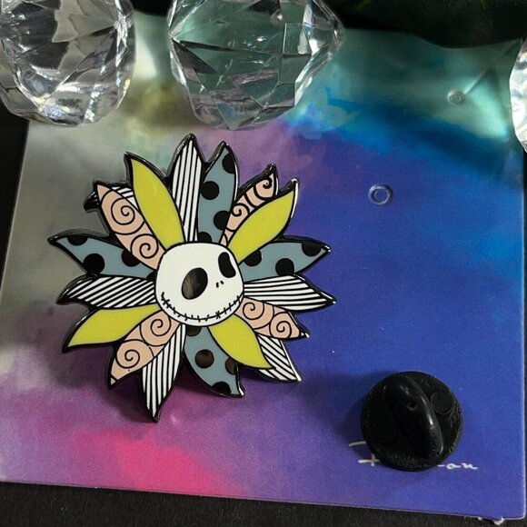 Jack Skeleton Lapel Pin Nightmare Christmas Flower Badge Brooch Gift Accessories - Picture 2 of 9